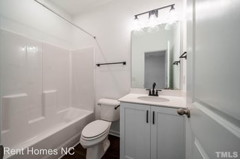 838 Oak Center Dr, Raleigh, NC 27610