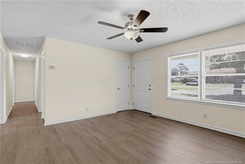 839 Fresno Dr, Fayetteville, NC 28303