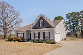 84 Nonabell Ln, Four Oaks, NC 27524