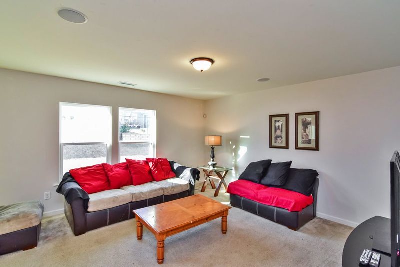 84 Pamlico Dr, Clayton, NC 27520