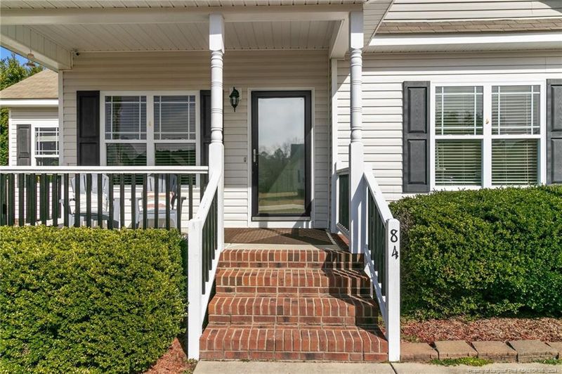 84 Parkers Pointe Dr, Benson, NC 27504