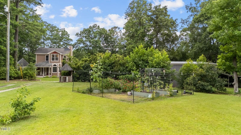 8400 Settlers Hill Rd, Willow Springs, NC 27592