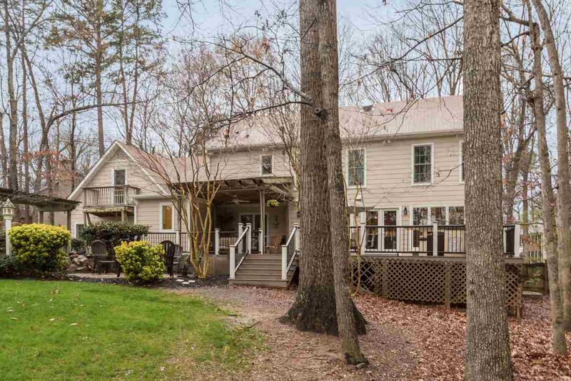 8400 Stonegate Dr, Raleigh, NC 27615