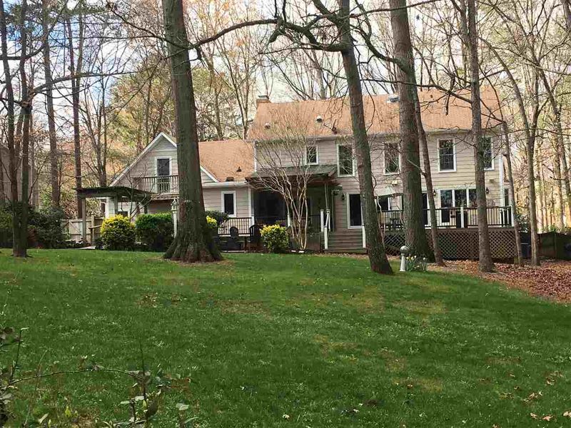 8400 Stonegate Dr, Raleigh, NC 27615
