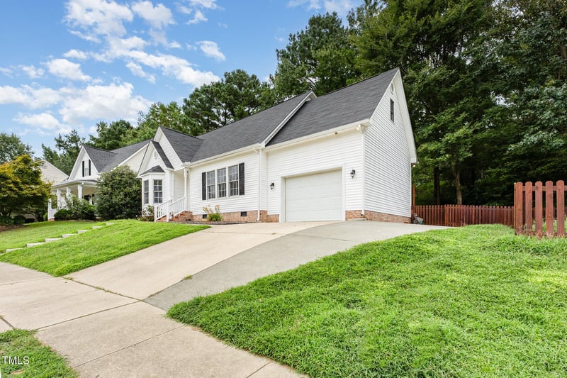 8401 Hobhouse Cir, Raleigh, NC 27615
