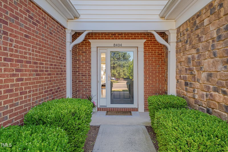 8404 Saltwood Pl, Raleigh, NC 27617