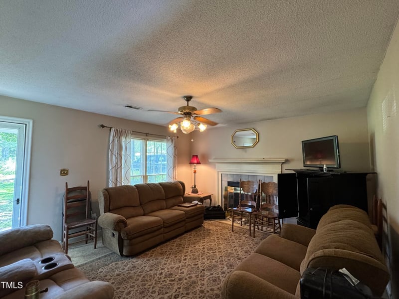 8405 Falcon Crest Cir, Angier, NC 27501