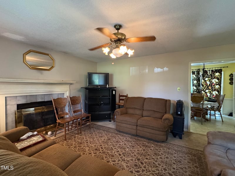 8405 Falcon Crest Cir, Angier, NC 27501