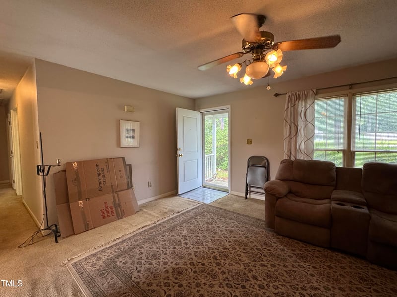8405 Falcon Crest Cir, Angier, NC 27501
