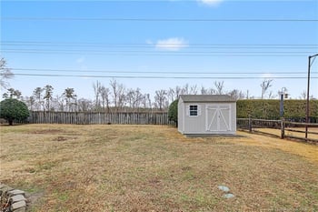 8406 Umstead Rd, Fayetteville, NC 28304