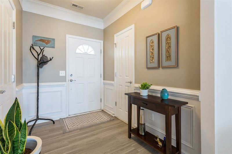 8407 Pilots View Dr, Raleigh, NC 27617