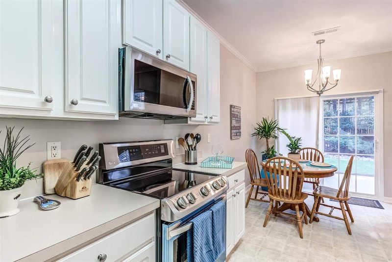 8408 Whisper Ridge Pl, Raleigh, NC 27613