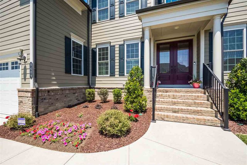 8409 Broderick Pl, Cary, NC 27519