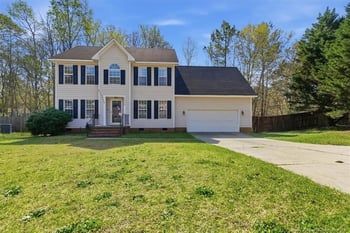 8409 Deertrot Dr, Fayetteville, NC 28314