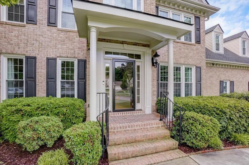8409 Largo Springs Ct, Raleigh, NC 27613