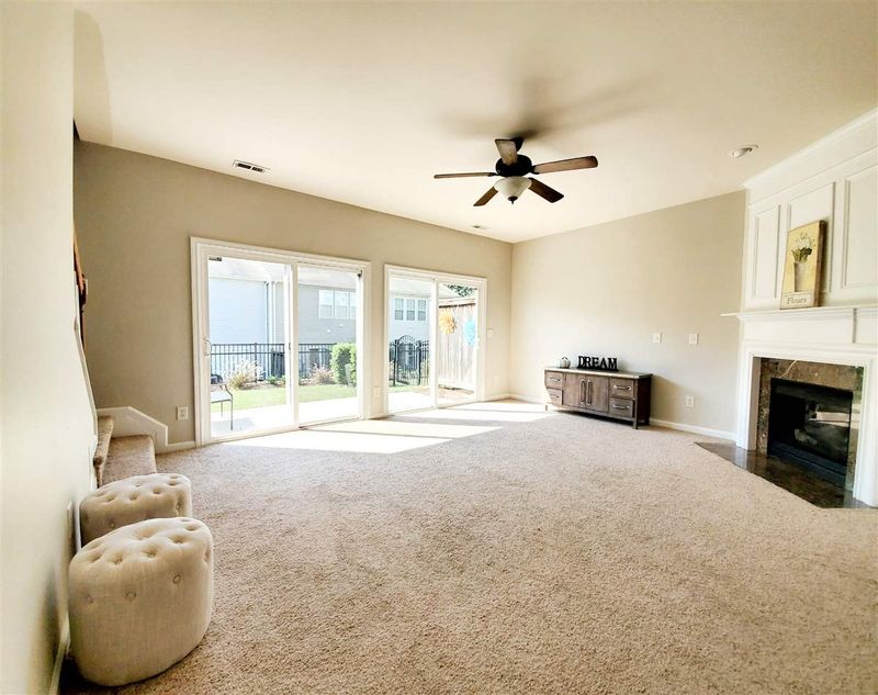 8409 Pilots View Dr, Raleigh, NC 27617