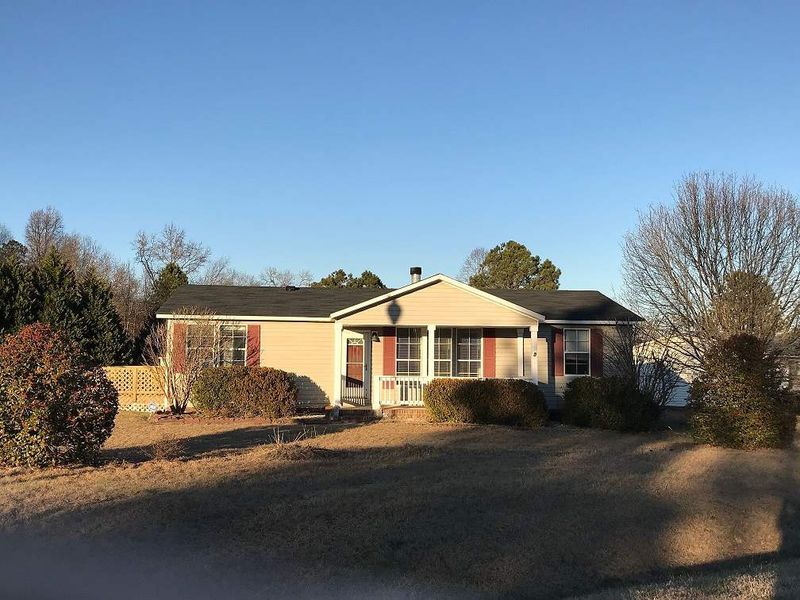 8409 Wayfair Ct, Fuquay Varina, NC 27526