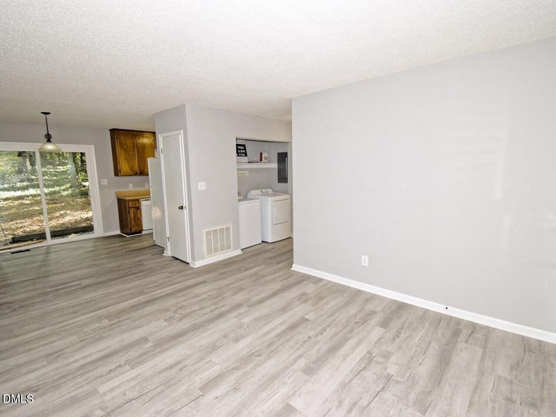 841 Barringer Dr, Raleigh, NC 27606