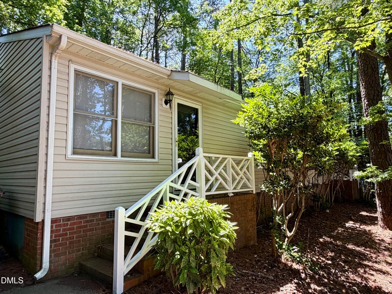 841 Barringer Dr, Raleigh, NC 27606