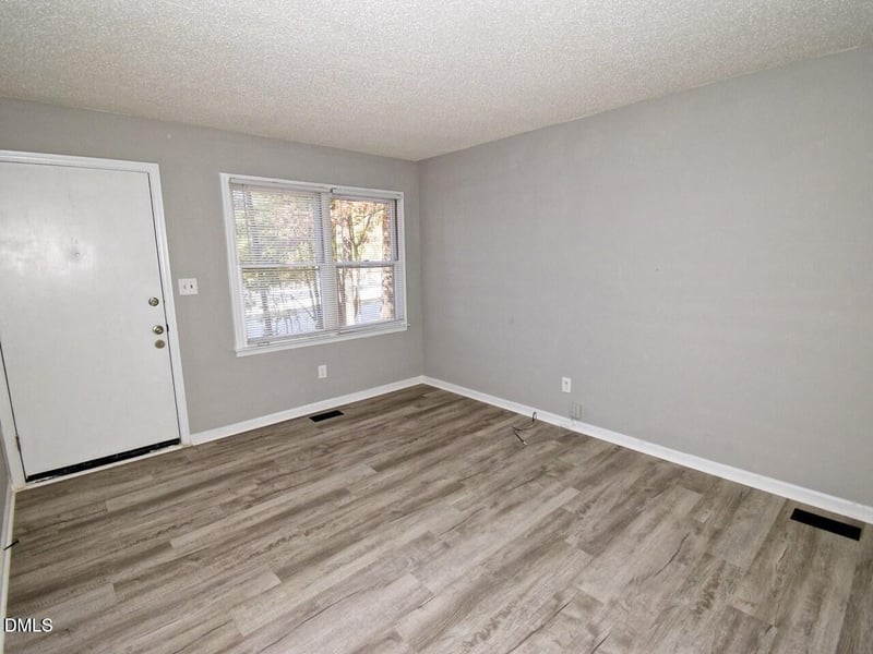 841 Barringer Dr, Raleigh, NC 27606