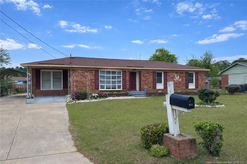 841 Fresno Dr, Fayetteville, NC 28303