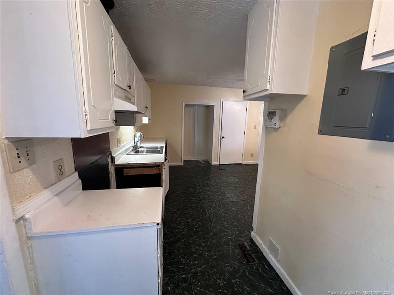 841 Fresno Dr, Fayetteville, NC 28303