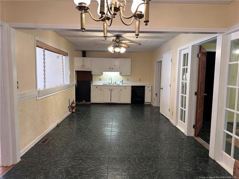 841 Fresno Dr, Fayetteville, NC 28303
