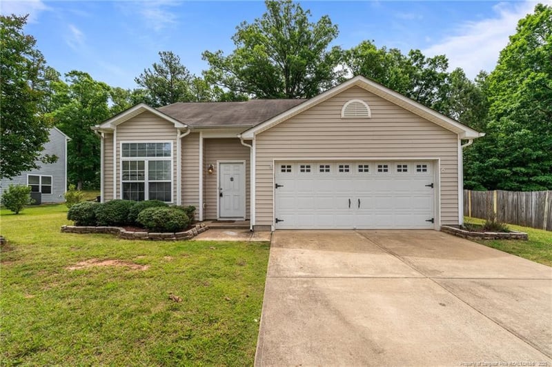 841 Golden Horseshoe Ln, Sanford, NC 27330