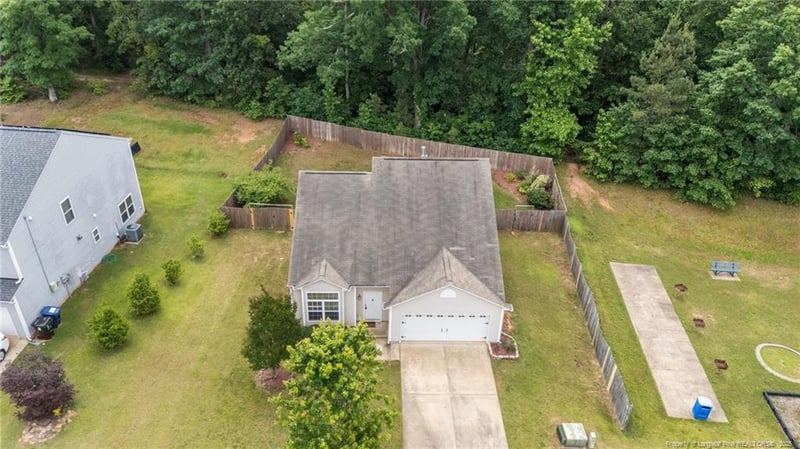 841 Golden Horseshoe Ln, Sanford, NC 27330