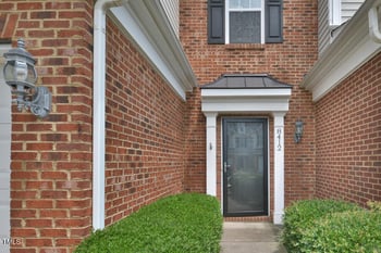 8412 Pilots View Dr, Raleigh, NC 27617