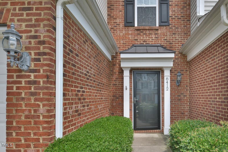 8412 Pilots View Dr, Raleigh, NC 27617