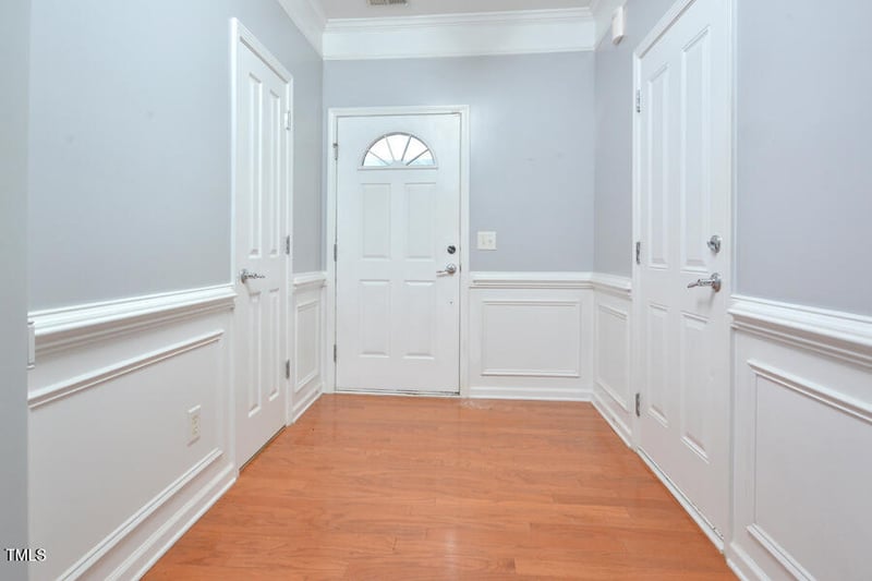 8412 Pilots View Dr, Raleigh, NC 27617