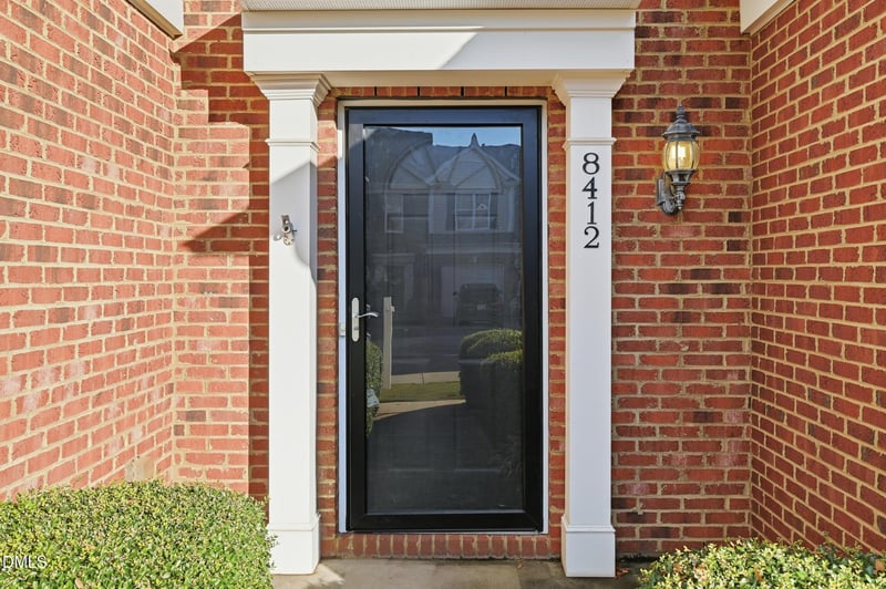 8412 Pilots View Dr, Raleigh, NC 27617