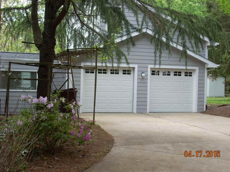 8413 Belgium Dr, Raleigh, NC 27606