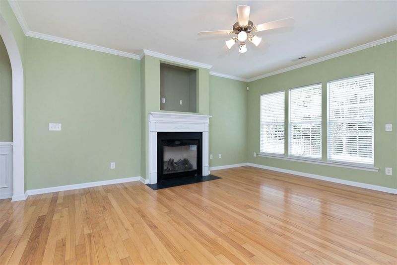 8413 Whisper Ridge Pl, Raleigh, NC 27613