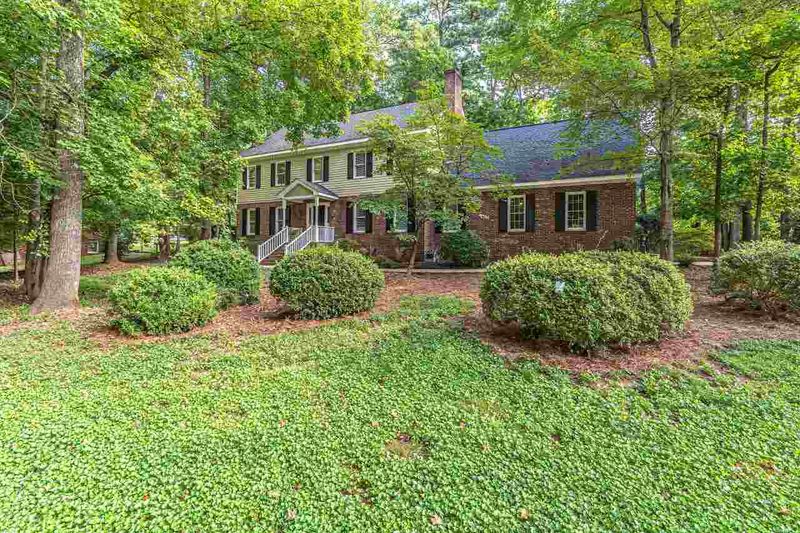 8416 Two Courts Dr, Raleigh, NC 27613