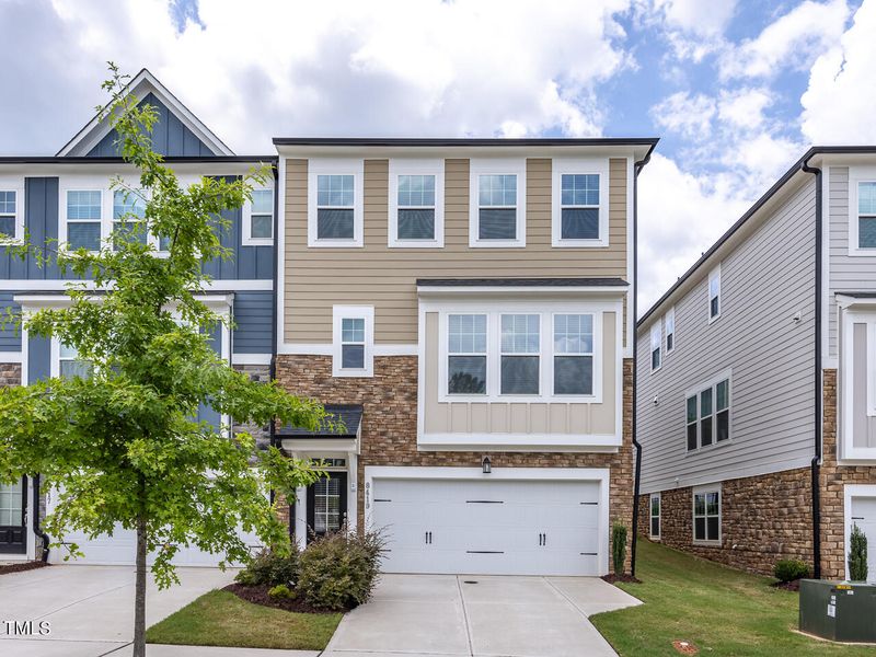 8419 Garnet Rose Ln, Raleigh, NC 27615