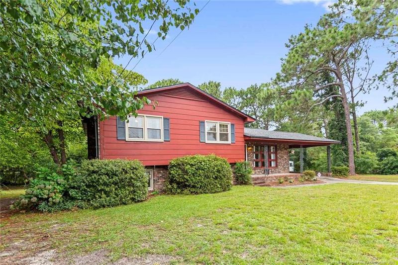 842 Eugene St, Fayetteville, NC 28306