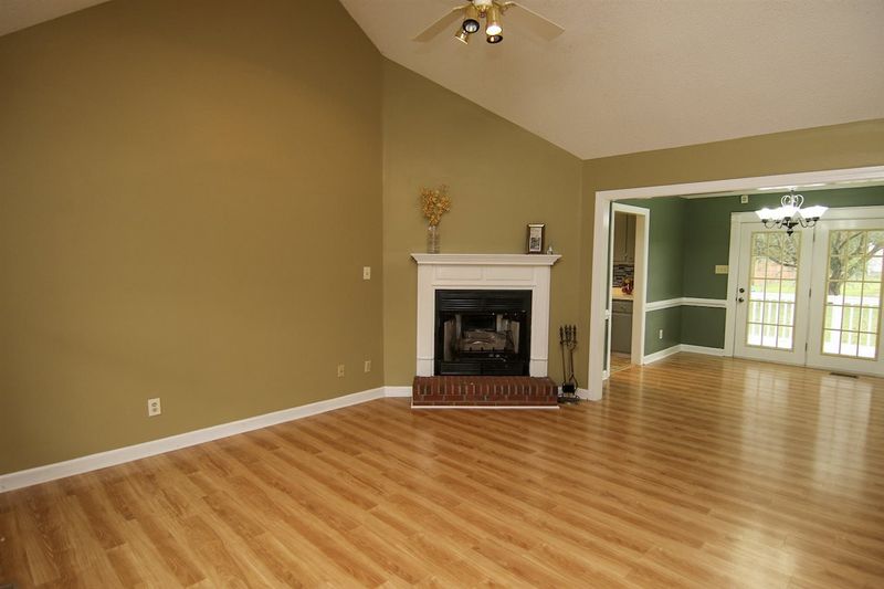 842 N Riverbend Rd, Goldsboro, NC 27530