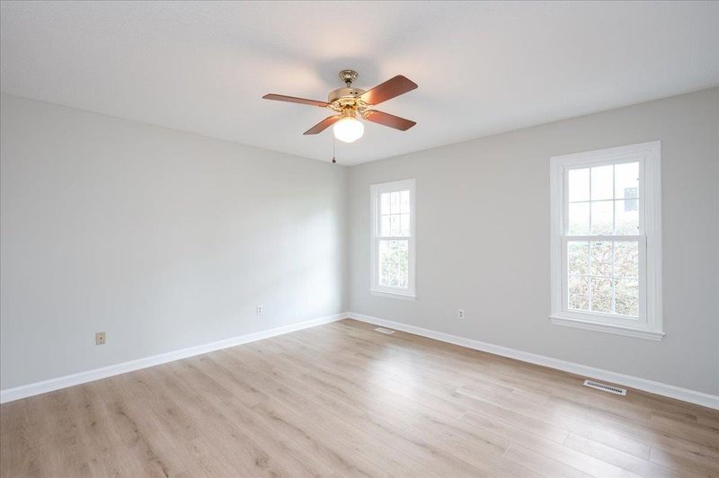 8420 Framingham Ct, Raleigh, NC 27615