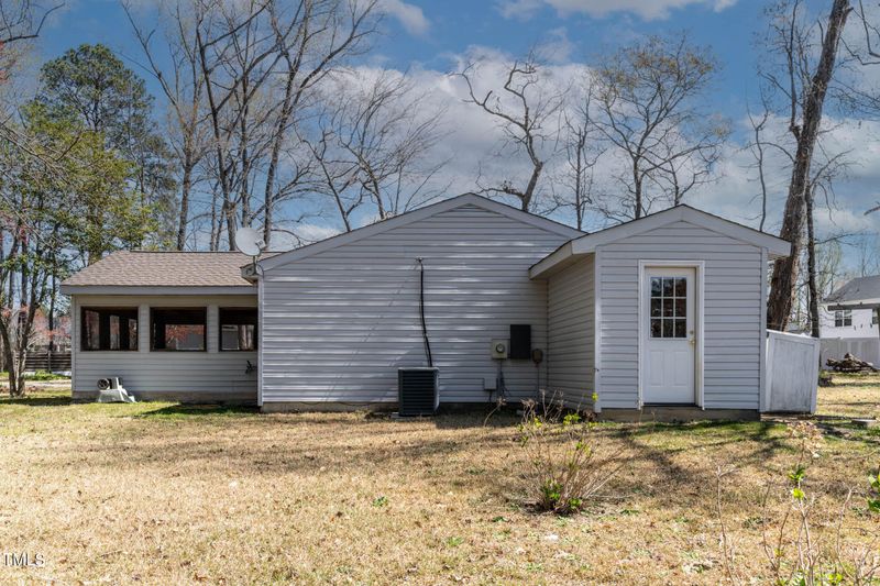 8421 Falcon Crest Cir, Angier, NC 27501