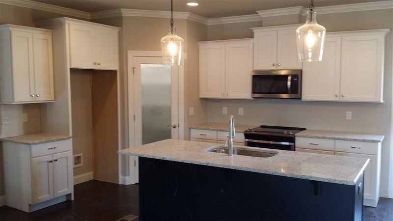 8421 Traceway Dr, Zebulon, NC 27597