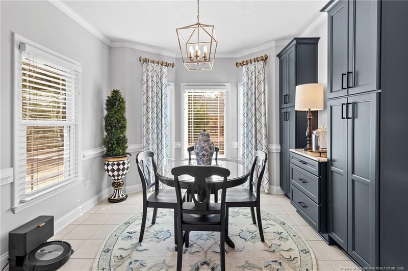 8422 Foxtrail Dr, Fayetteville, NC 28311