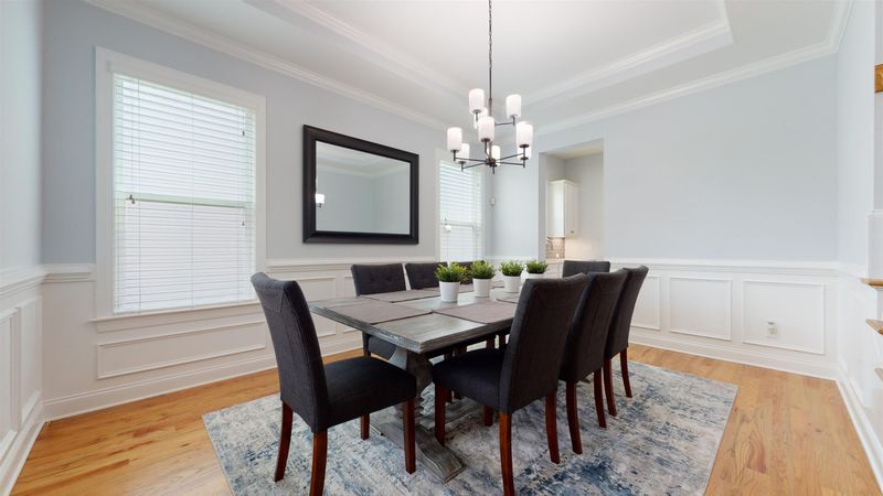 8424 Rosiere Dr, Cary, NC 27518