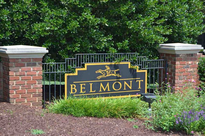 8425 Henderson Rd, Apex, NC 27539