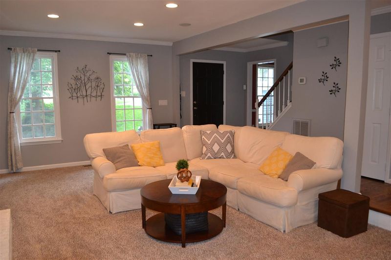 8428 Framingham Ct, Raleigh, NC 27615