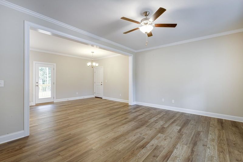 8428 Rhodes Rd, Apex, NC 27539