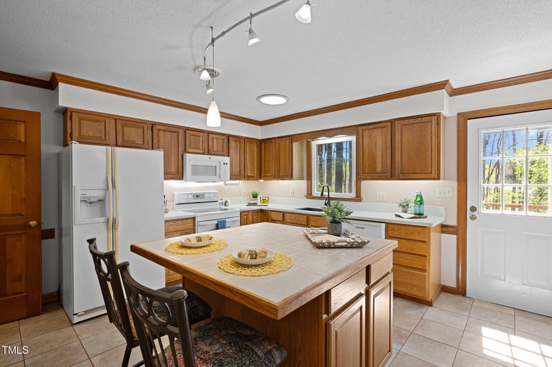 8429 Bells Lake Rd, Apex, NC 27539