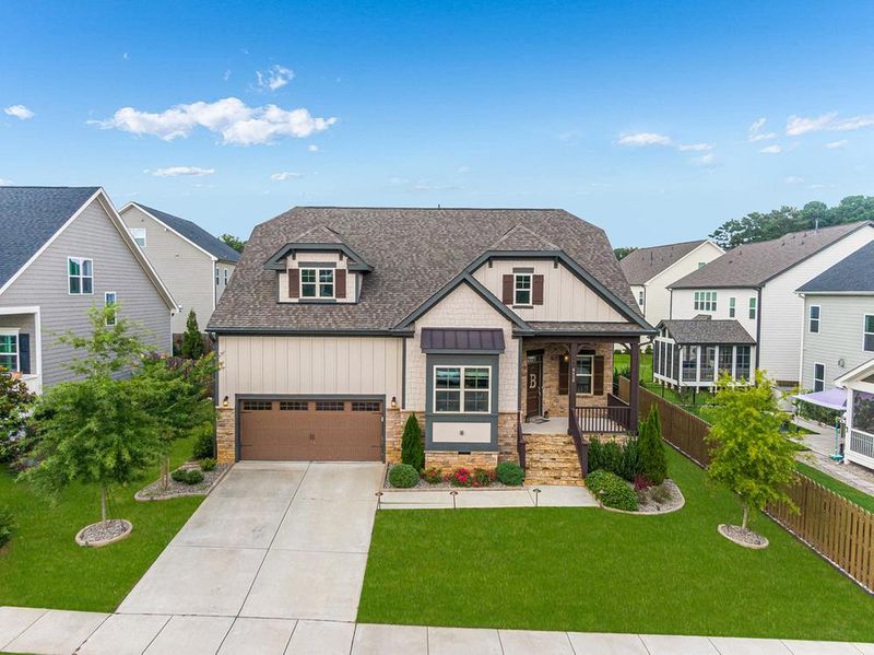 8429 Rosiere Dr, Cary, NC 27518