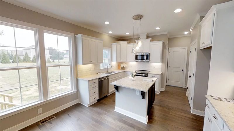 8429 Traceway Dr, Zebulon, NC 27597